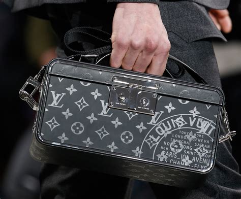 louis vuitton written on bag